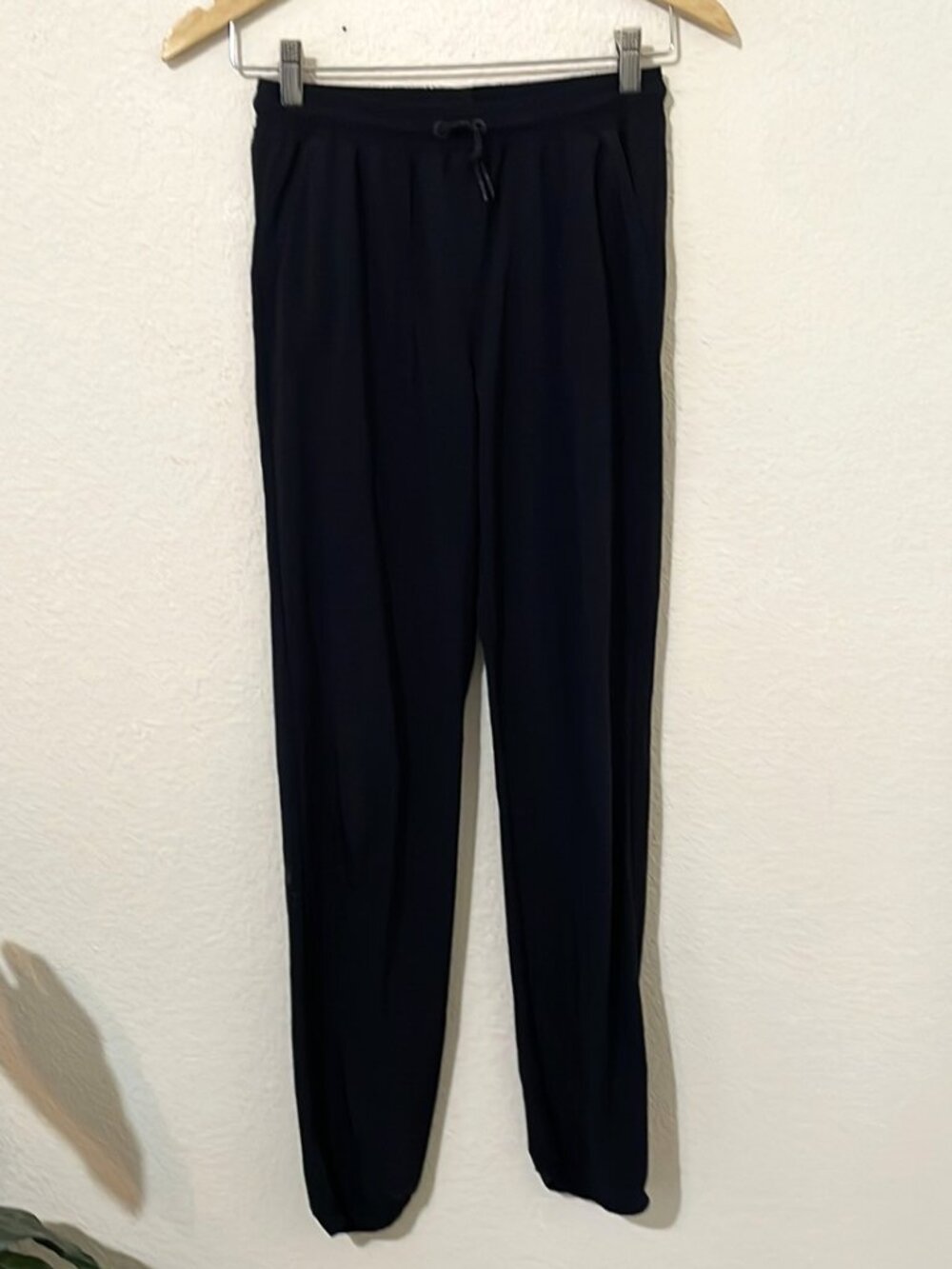 Athleta Girl Black Lightweight Warm Up Joggers Pants Girls Size 14 XLarge